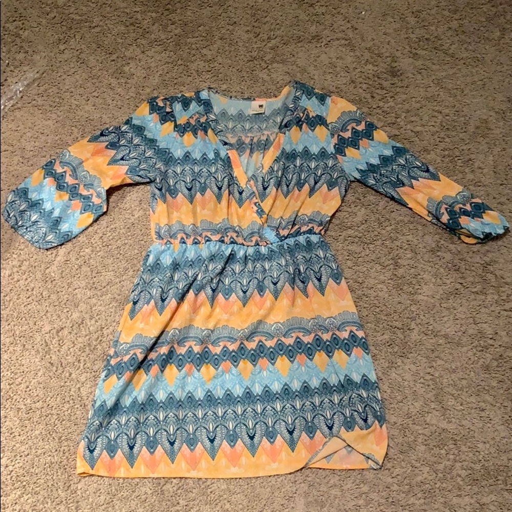 V neck, long sleeved dress!